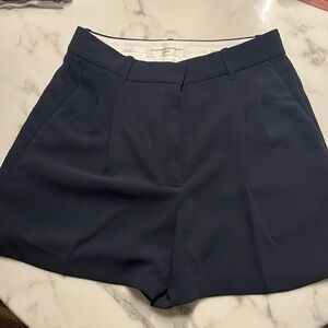Aritzia The Effortless Short navy Blue Size 12 BNWOT NEVER WORN